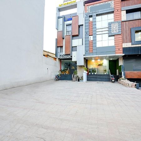Fabhotel Dc Premium Zirakpur Экстерьер фото